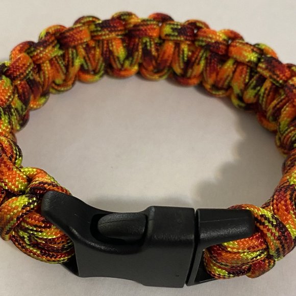 Paracord Bracelet - Picture 3 of 4
